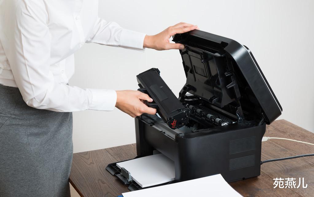 『』领导当众批评，让你很难堪？不要反驳，抓紧利用好这个机会往上走