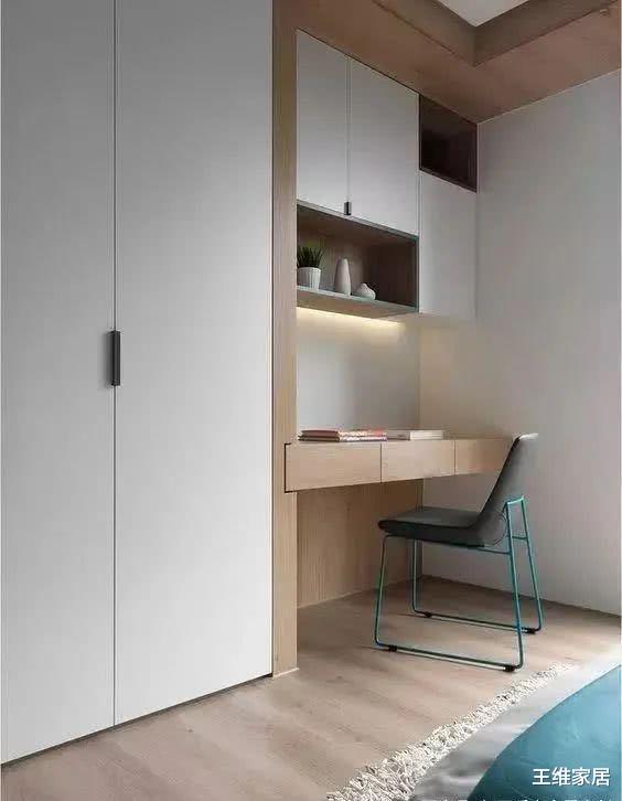 『房价』房价这么贵，卧室别光顾着装衣柜，衣柜旁边留出60公分能干好多事