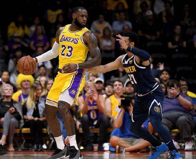 勒布朗·詹姆斯|为什么35岁的詹姆斯依然无人可挡，看他之前遭遇的对手就知道了