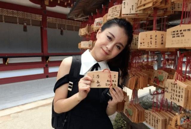 「张碧晨」她在选秀节目中输给张碧晨，后嫁爱奇艺副总裁，今事业爱情双丰收