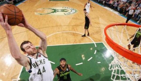 黄蜂队|“NBA传奇三兄弟”有多优秀？老大赚300万，老二赚1.2亿，老三近5亿