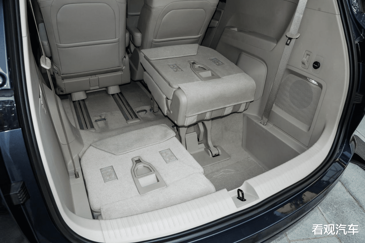 五菱凯捷|奥德赛瞬间不香了，五菱凯捷顶配11.98万，乘坐舒适还特安全