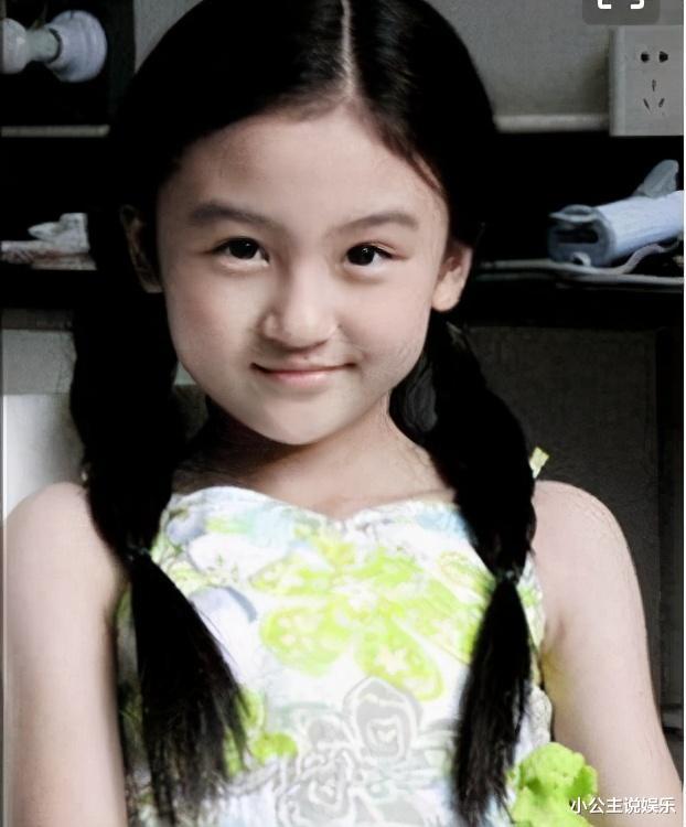 春晚|4岁出道6岁上春晚，曾被吐槽长残，如今19岁美得认不出