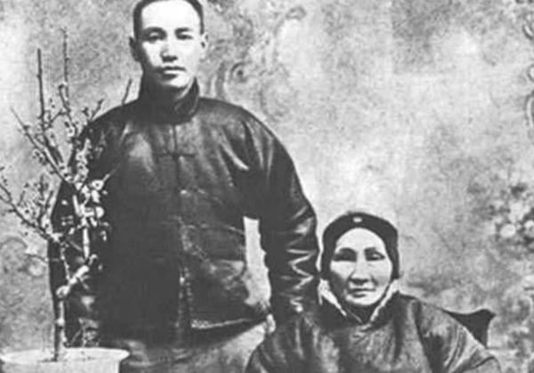 蒋介石|蒋介石当上民国总统后,他的五个兄妹,后来过得都怎么样?