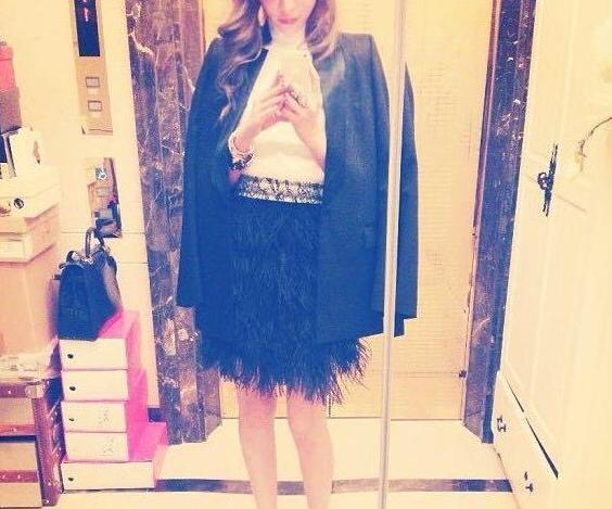 带你看看萧亚轩的家，家里随处可以见到镜子，在家也这么臭美吗？