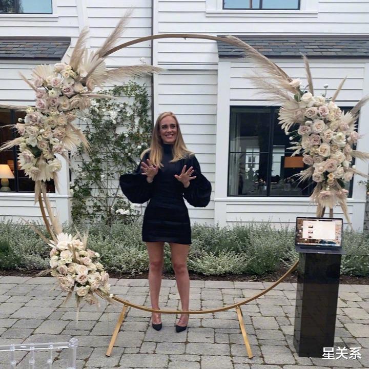 阿黛尔|阿黛尔与黑人歌手相恋后，暴瘦90斤满脸憔悴，她经历了什么？