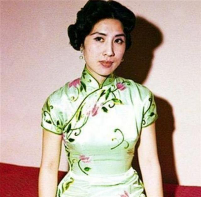 小志的历史观点|17岁嫁42岁丈夫,19岁丈夫牺牲,守寡70多年,晚年住豪宅开豪车