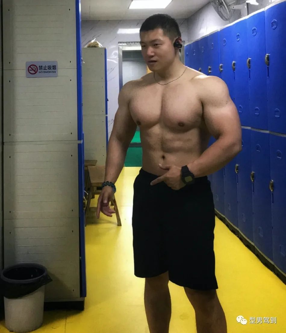 「健身教练」山东健身教练因太大而遭嫌弃，网友：我要我要！