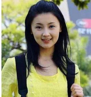 豪门|她曾是豪门阔太，如今债务连连，成国内首位限制乘坐飞机的女星！