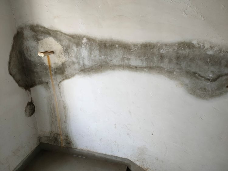 半岛新闻客户端|青岛一小区现“神秘”房主！邻居：十几年没见，最近他家里漏水了