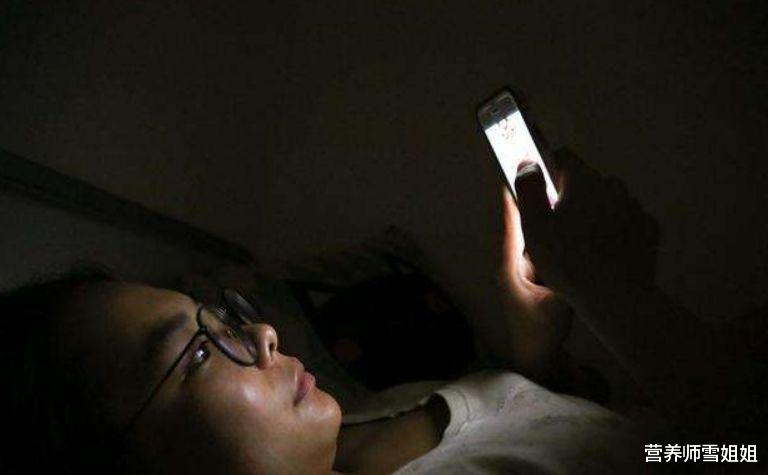 肝脏▲身体长出一痣，两处发红，半夜总自然醒，是在提醒你，肝出问题了