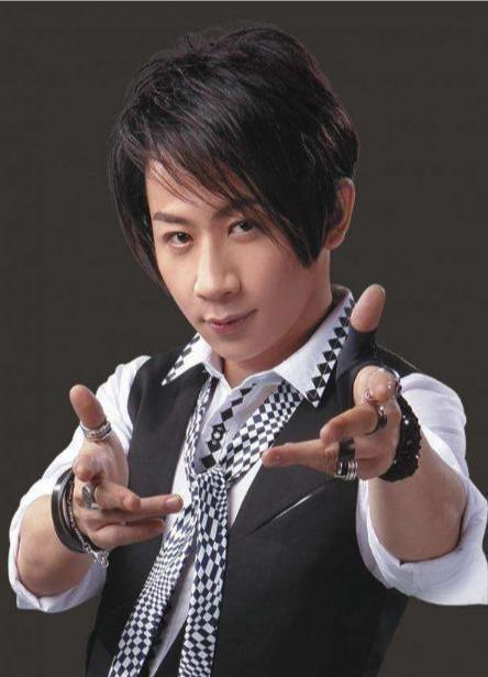 刘谦|2013年，刘谦在春晚舞台上说了3个字，王力宏冲到后台怒扇他2耳光