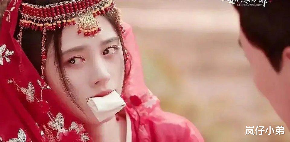 雷霆战将|鞠婧祎新剧咬化妆棉遭全网嘲，疑似被买黑通稿，聊天记录泄露！
