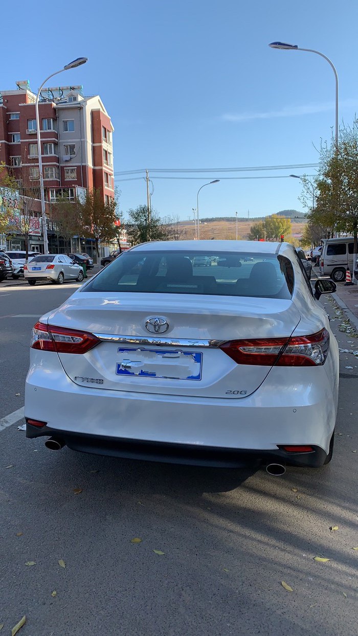 丰田凯美瑞|51岁大爷喜提丰田凯美瑞，始终如一的选择，这个价格不算贵吧？