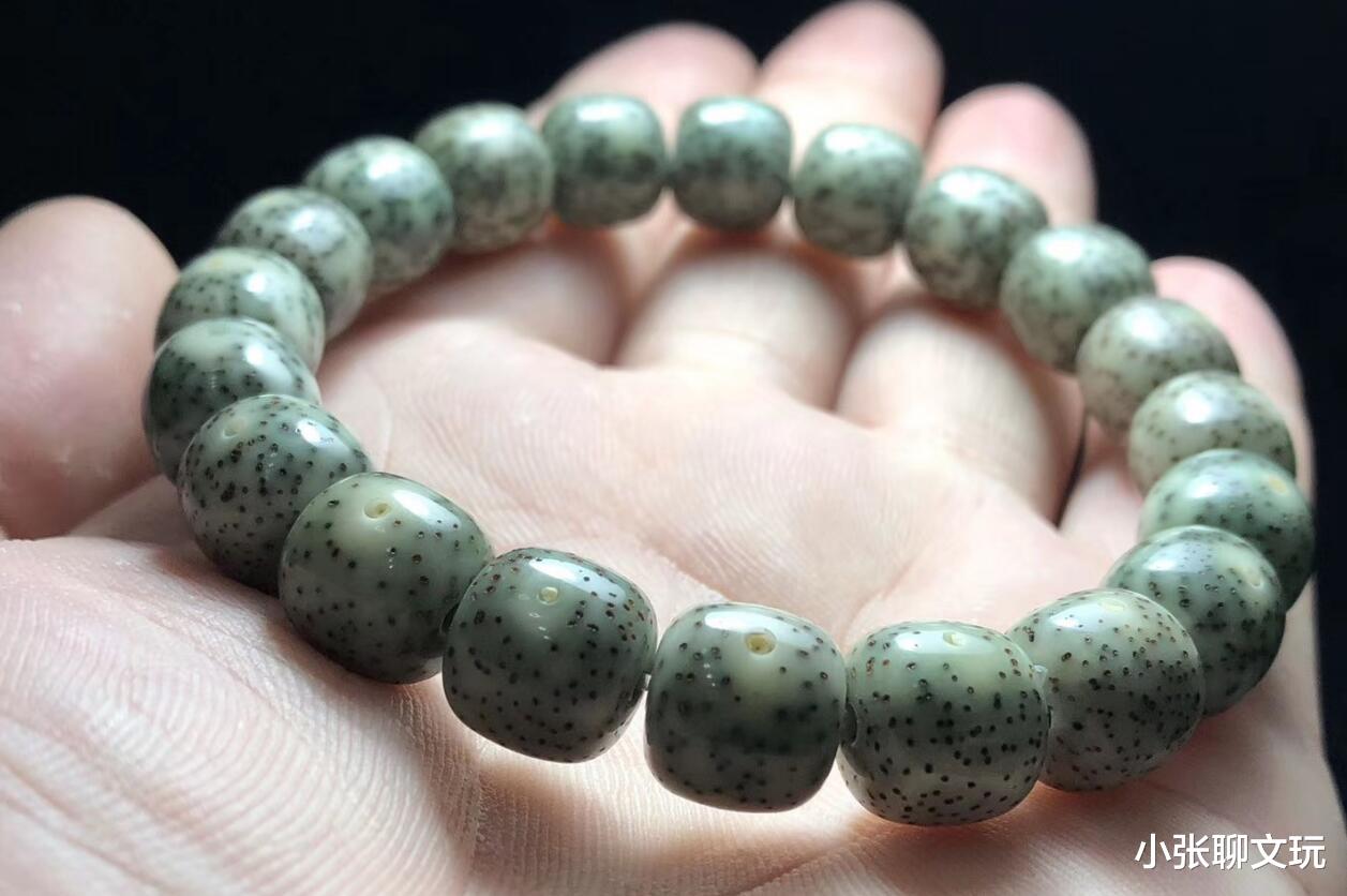 星月菩提|石玉料星月菩提是什么,为什么在文玩遇冷的情况下能成为追捧热品