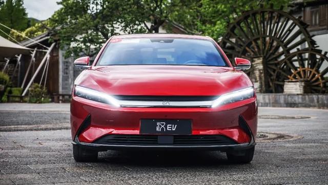 比亚迪汉|3.9秒破百!比亚迪汉不仅仅是堆料那么简单,细节太讲究,极精致