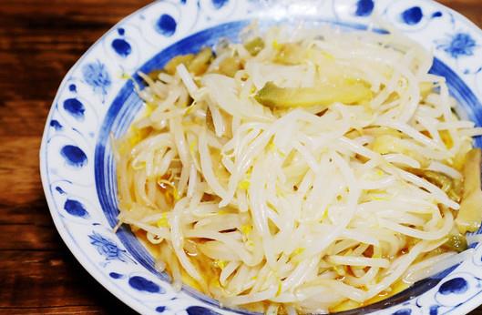 「榨菜」春天吃它容易变瘦，女生三天两头吃，不怕热量不消耗，管饱不挨饿
