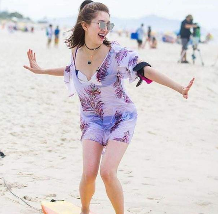 胡歌|江疏影早年综艺照片流出,简直是黑历史,网友:也不怨胡歌不要她