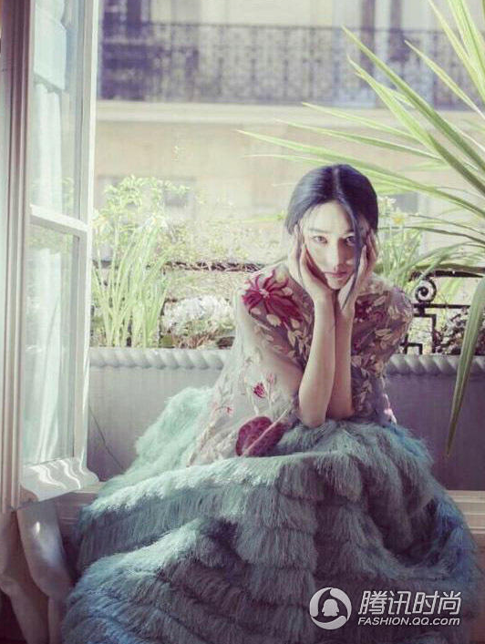 张馨予|被张馨予模仿那么多回，范冰冰终于开始模仿张馨予了？