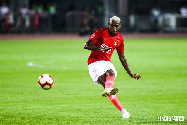 广州恒大■恒大重大好消息！王牌外援亲承留队：高兴能在中国拿冠军+挣大钱