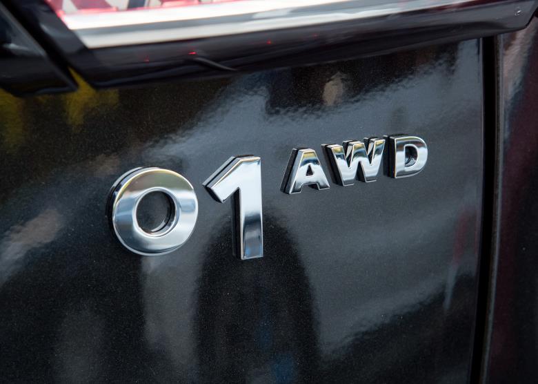 领克01|领克01迎来中期改款，全黑外观更耀眼，全系8AT，预售价已出