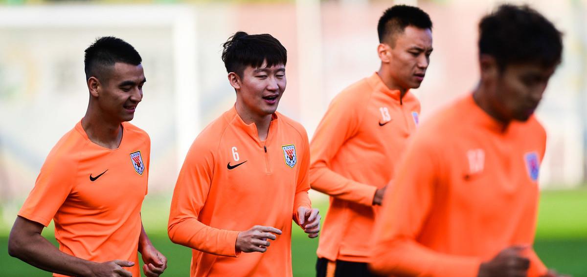 「山东鲁能」中国足球未来10年，最顶尖的两大中场均在鲁能，1人被里皮赞天才