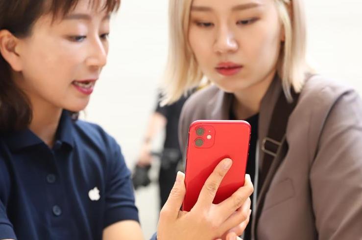 iphone11■iPhone11跳水1100元，对比华为P40，别被低价“蒙蔽”双眼