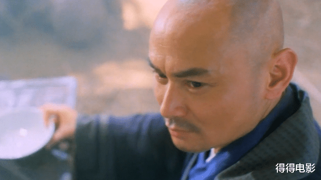 张卫健|1994年，张卫健舔了脚底板也没能赢周星驰，害惨了邓光荣