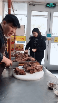 魔兽世界|“野外钓鱼时忽然飞手上的，通体绿油油的这是什么？”哈哈