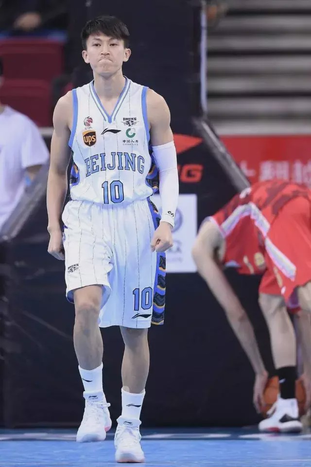 孙悦@中国男篮五大帅哥: 孙悦垫底, 刘晓宇仅第二, 第一无悬念