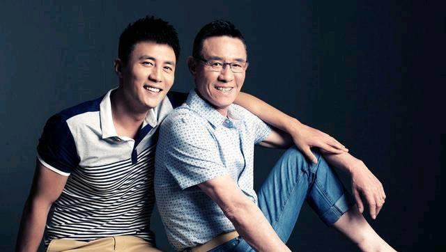 明星父子杜志国与杜淳,均拥有丰富感情生活,全家皆是明星