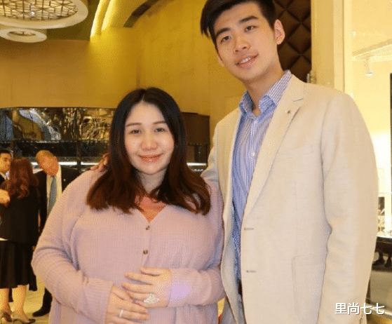 新年合照老公搂妹妹奚梦瑶却要靠边站,和郭碧婷没法比