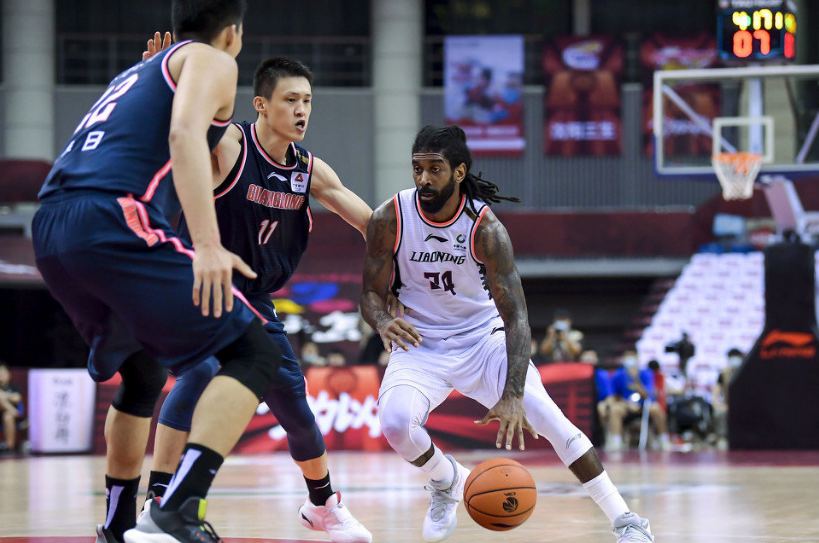 辽宁男篮|落后22分实现大逆转，外援巴斯激动不已：这就是辽宁男篮精神