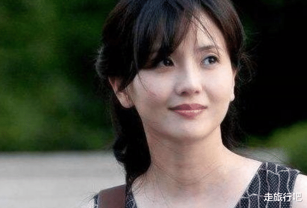『陶慧敏』她是国家一级演员，曾为老公守寡10年，如今54岁美过20岁女儿