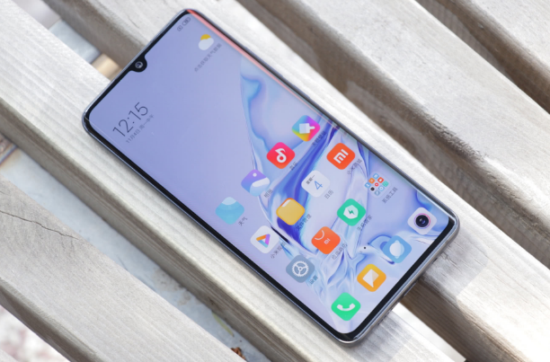 「小米科技」昙花一现的一款小米手机，曾靠拍照一战成名，上市4个月被下架