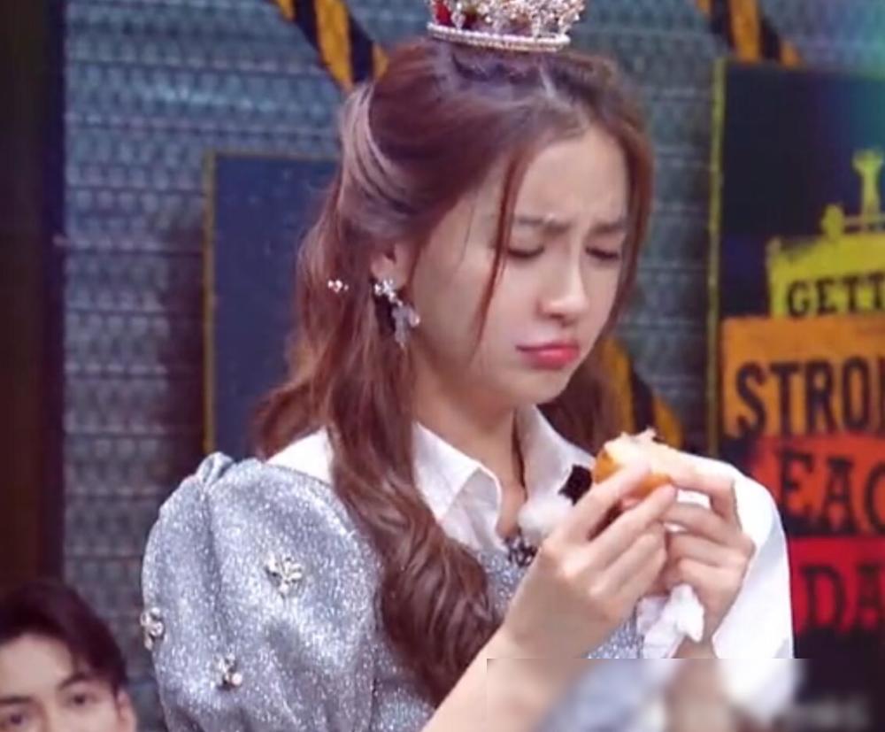 |32岁baby撒娇,有谁注意到男嘉宾们的表情?过于真实了