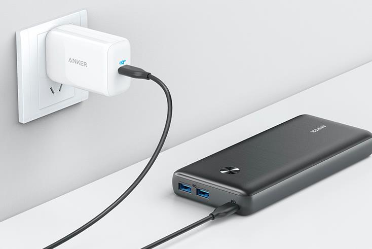 充电宝■“核弹级”充电宝诞生，内置25600mAh大电池，还支持60W快充