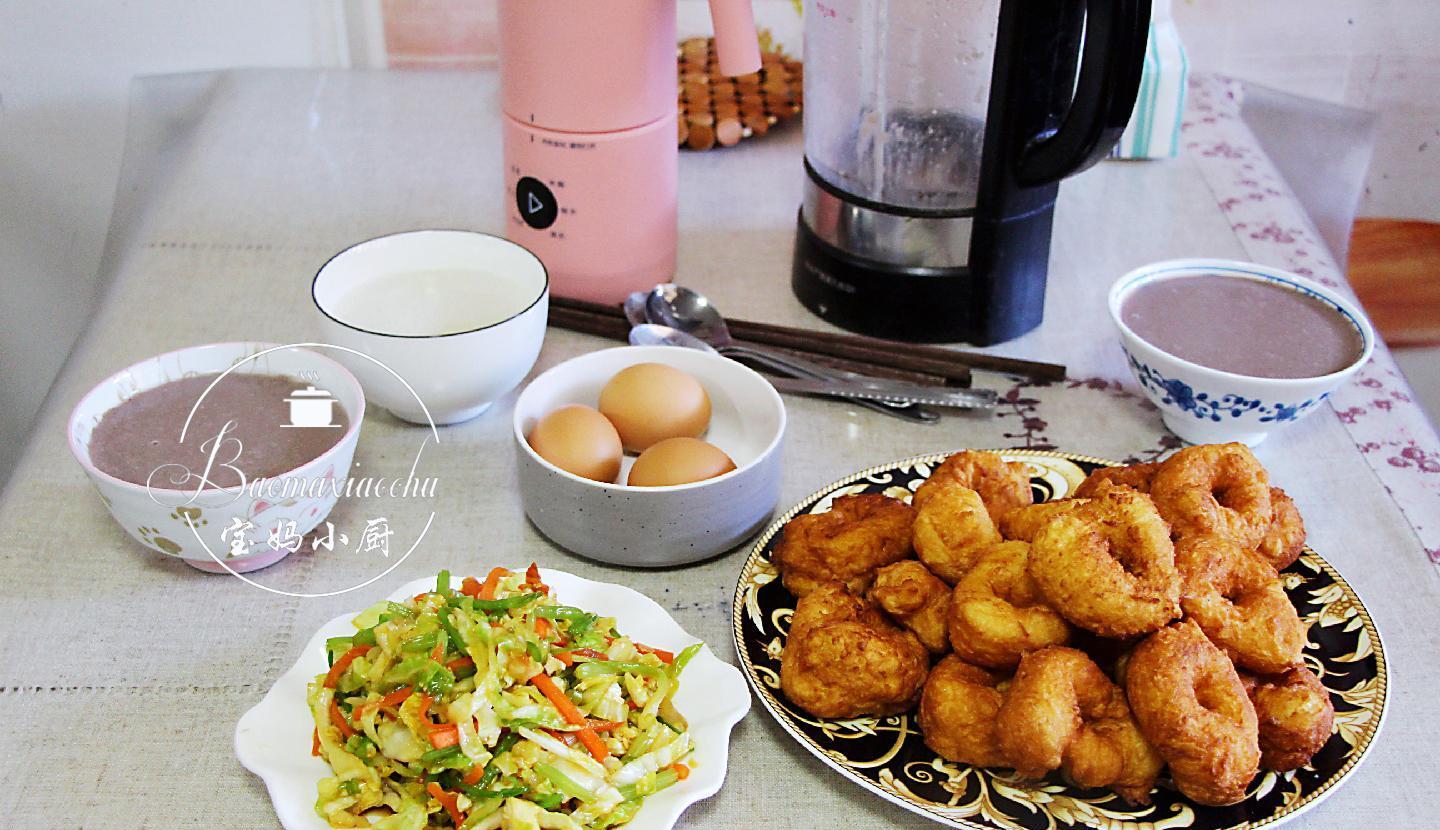 『烙饼』夫妻俩轮班做早餐，7天换样吃，时丰盛时简单，家人吃得倍儿开心