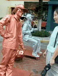 |“酒店卫生间开始有这种椅子了？这设计用来干什么的？”我可没多想哈哈