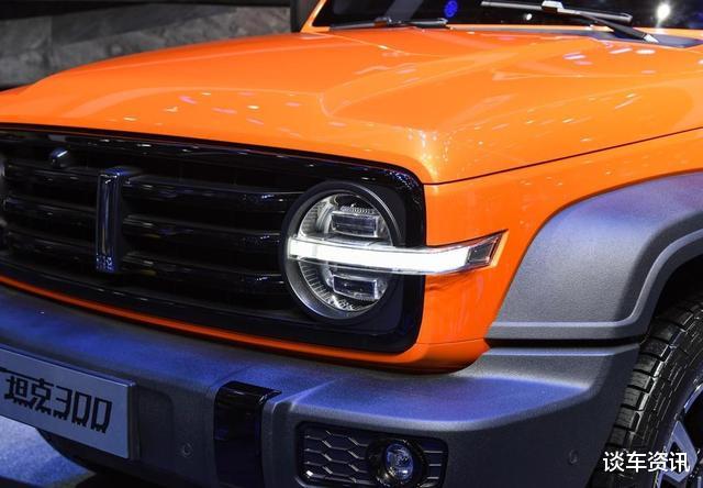 wey|国内又一款硬派越野，配2.0T引擎+爱信8AT+三把锁，造型很抢眼