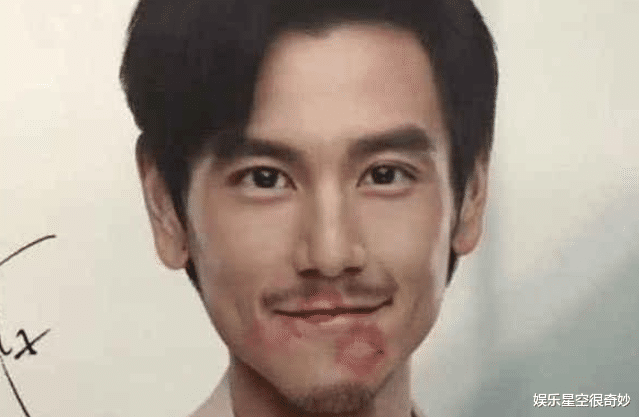 朱一龙|男明星海报被偷亲,朱一龙鹿晗都忍了,看到蔡徐坤:我40米的刀呢