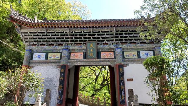 灵岩寺▲游陕南第一大佛洞~略阳灵岩寺