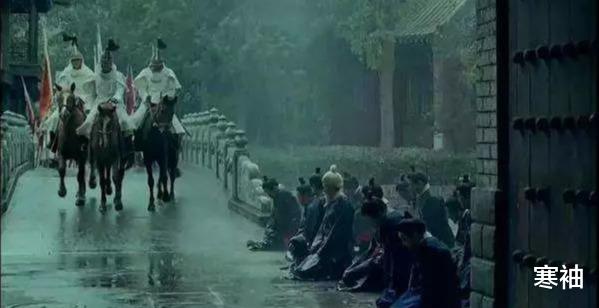 阎崇年|小伙掌掴北大教授, 网友一众叫好, 只因宣称: 清军屠杀是民族融合！