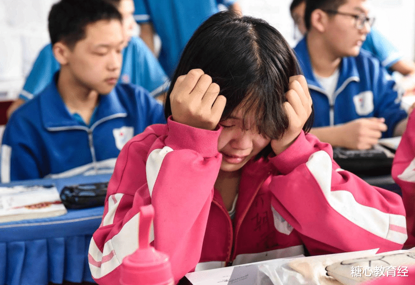 教育局|教育部终于对手机下手了，中小学生闷闷不乐，家长乐得拍手叫好