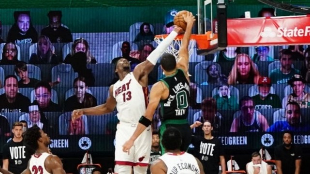 阿德巴约|冲上热搜第一！阿德巴约封盖塔图姆战斧劈扣，魔术师：最棒的防守