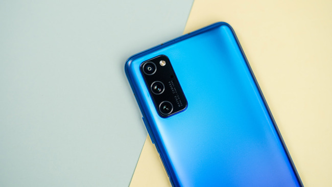 华为荣耀|从4199跌至2999,顶级华为变身“价格屠夫”,256GB+麒麟990