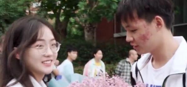 女孩|涨粉200w后，高考满天星女孩暴露“真面目”，没有哪条路是容易的