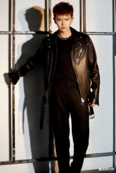 #任嘉伦#任嘉伦再现国风美少年,台上演唱琵琶行,眼神杀不要太撩人