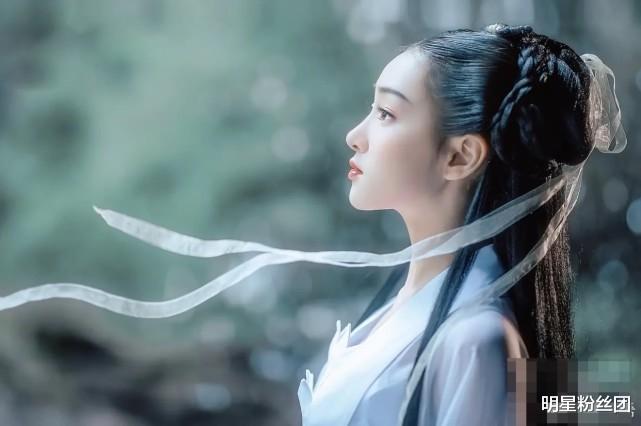 『陶奕希』小戏骨陶奕希扮演《东宫》中小枫，14岁的她虽然小，却绝色倾城