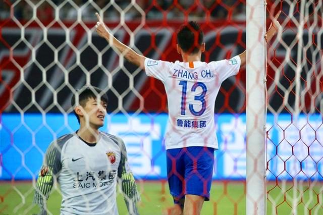 【张弛】24岁断腿27岁重生!飞翼强势逆袭,6项数据中超第一却无缘国足